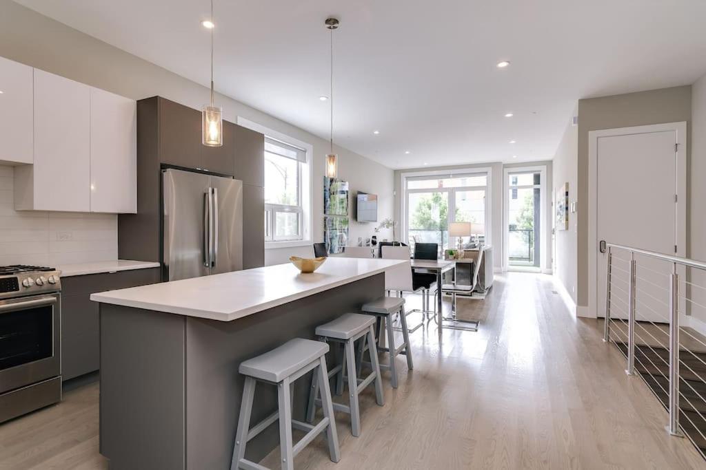 Stunning Duplex Condo #1 - Downtown River North シカゴ エクステリア 写真