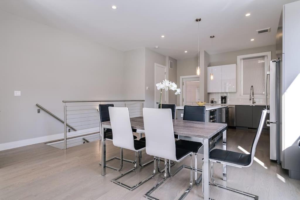 Stunning Duplex Condo #1 - Downtown River North シカゴ エクステリア 写真