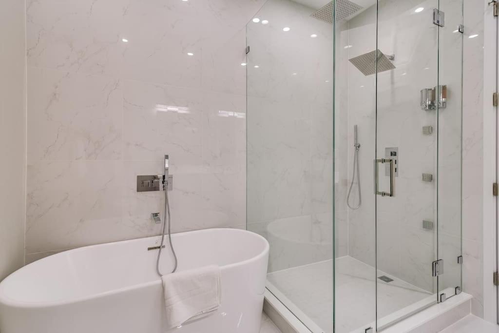 Stunning Duplex Condo #1 - Downtown River North シカゴ エクステリア 写真